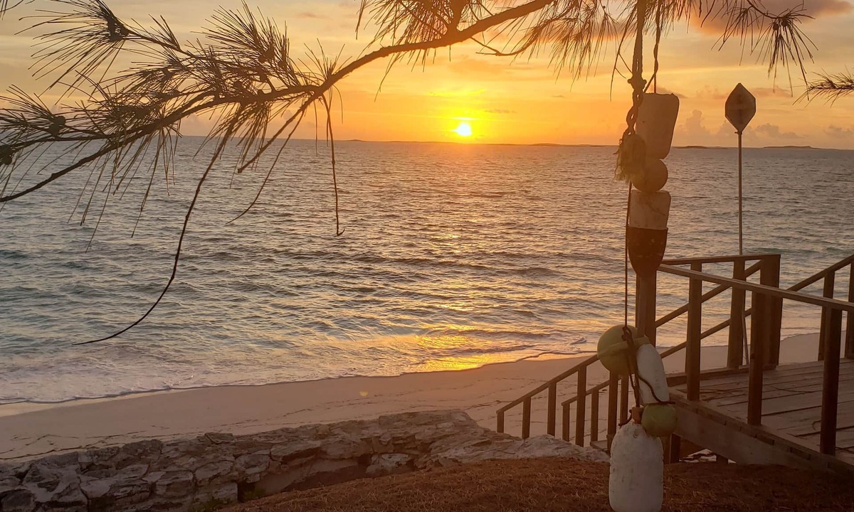 Great Exuma House | Oceanfront Exuma Retreat 2BR/2.5BA Secluded Beach Deck WiFi AC!
