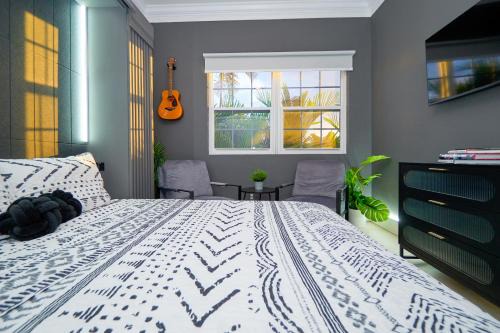 Downtown Nassau Apartment | Studio Suite for Creators