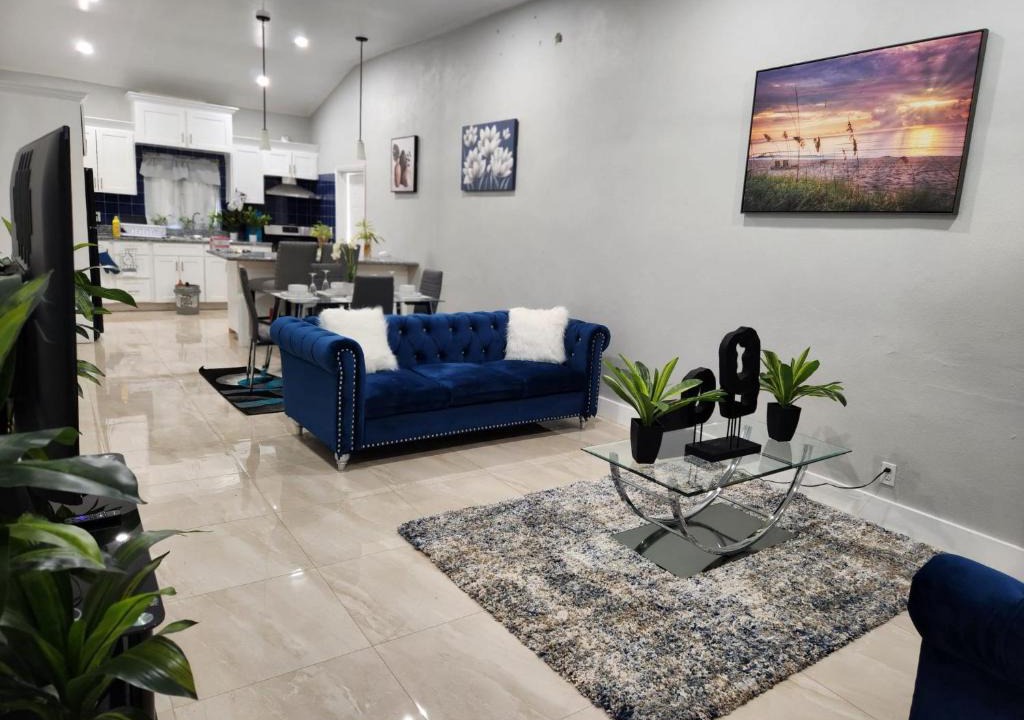 Nassau Apartment | The Hide Away