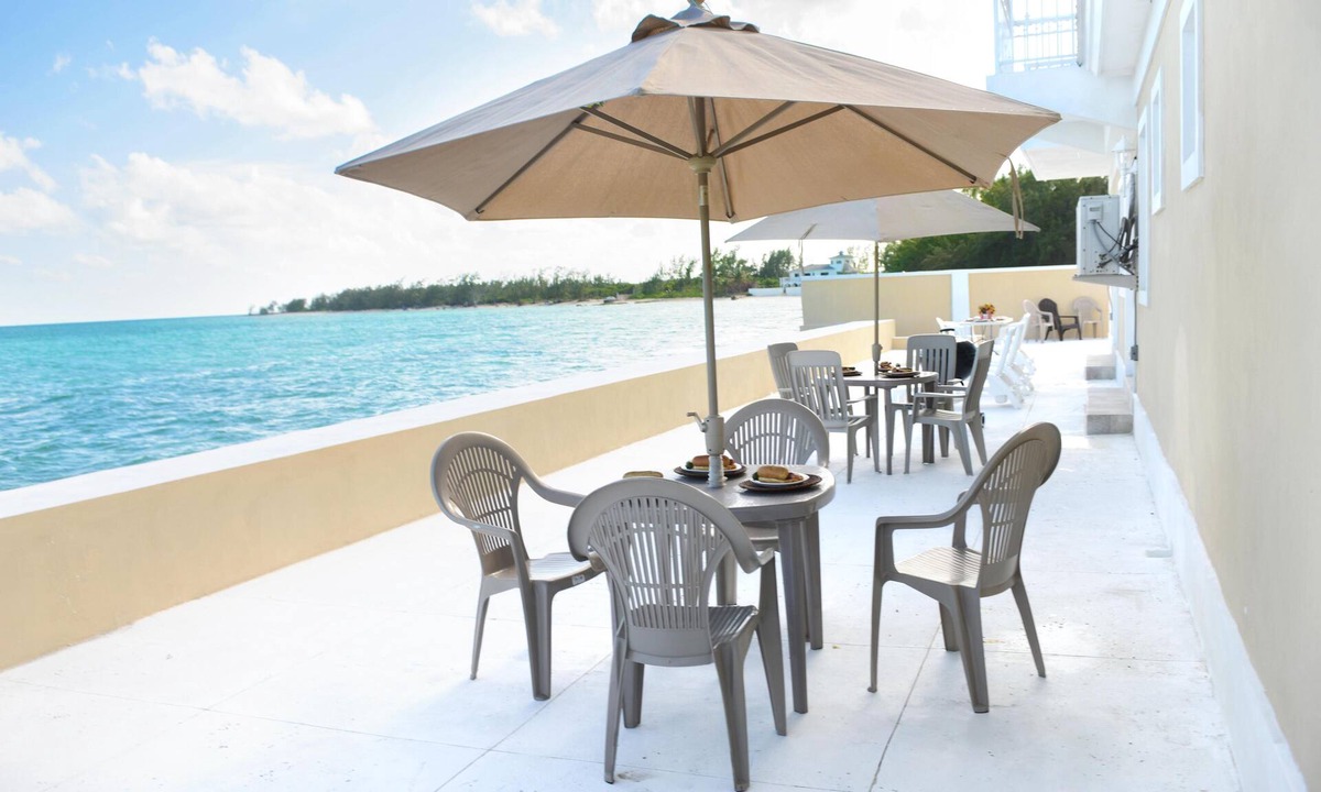 Nassau House | WATERFRONT HAVEN - Oceanfront Escape in Eastern Nassau! NO HURRICANE DAMAGE