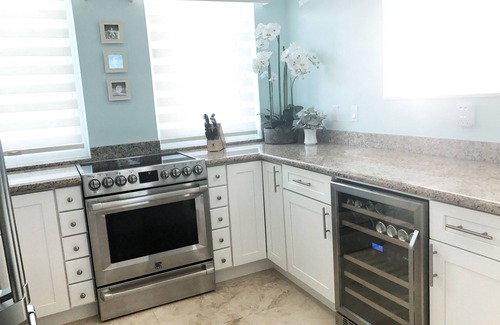 Palm Cay House | New/Beachfront/Oceanfront/Luxury/Clear Waters/Secured Gated Community