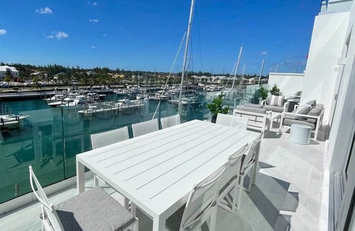 Palm Cay Apartment | The Manatee Villa