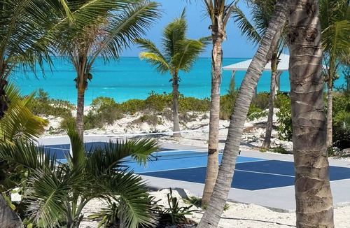 Jimmy Hill Villa | Beyond Blue Exuma, Beachfront Luxury Villa with Pool and Pickleball