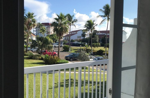 Nassau House | Delaporte Point Near waterpark Private Beach!