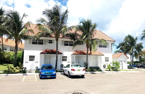 Nassau House | Delaporte Point Near waterpark Private Beach!