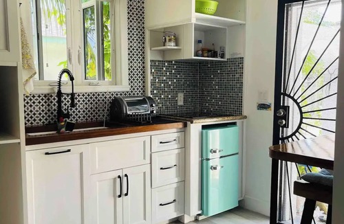 Westward Villas Subdivision House | Dinon's Abode. Cozy 1 bed studio, Cable Beachnn