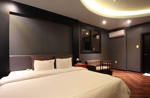 Jinhae Hotel | French Code Hotel