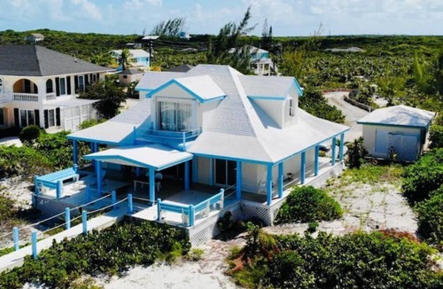 Jimmy Hill House | Little Exuma Home on Tropic of Cancer Beach