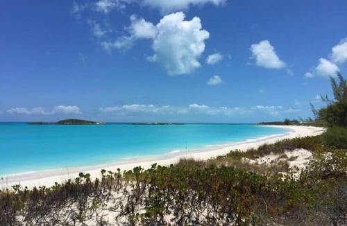 Jimmy Hill House | Little Exuma Home on Tropic of Cancer Beach