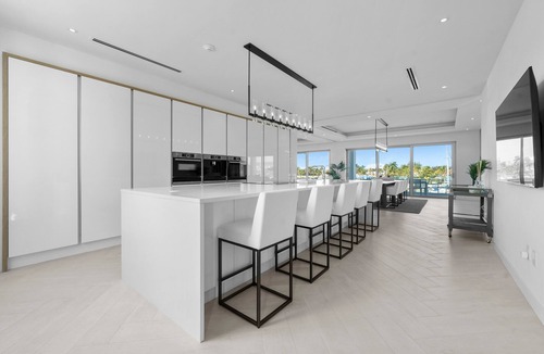 Palm Cay Condo | New Luxury Waterfront Condo, Palm Cay, The Bahamas