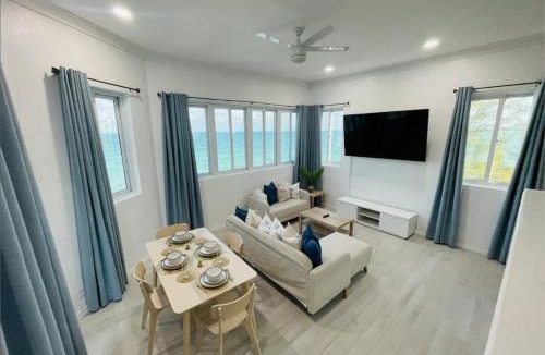 Palm Cay House | Ocean Breeze Studios