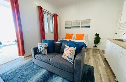 Palm Cay House | Ocean Breeze Studios