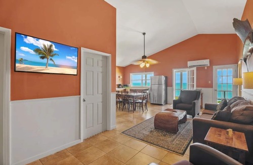 Great Exuma House | October Special-300 night! Best location-TAR BAY! Wraparound porch + hammocks!