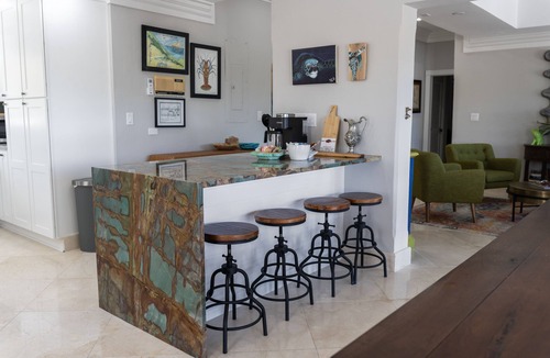 Jimmy Hill Villa | Palm Sooie-*Renovated* 5/5.5 bdrm/bath private Villa w/ocean views & large pool!