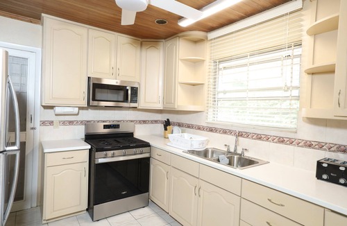 Westward Villas Subdivision House | Three bed two bath located in beautiful Nassau Bahamas