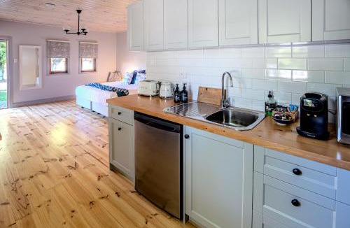 Willunga Bed & Breakfast | Tread Lightly Willunga Cabins