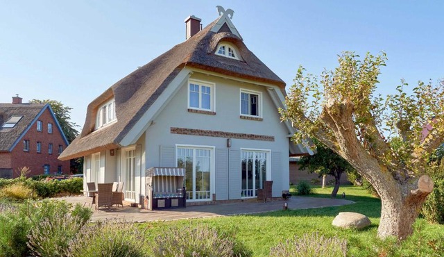 Reethus Reddevitz mit Kamin, Sauna, Terrasse, Boddenblick
