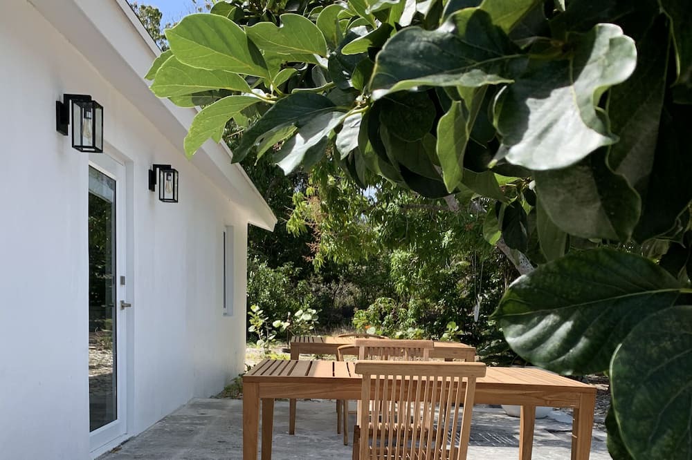 Photo of Patio Balcony in Mangrove Cay