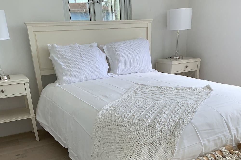 Photo of Bedroom in Mangrove Cay