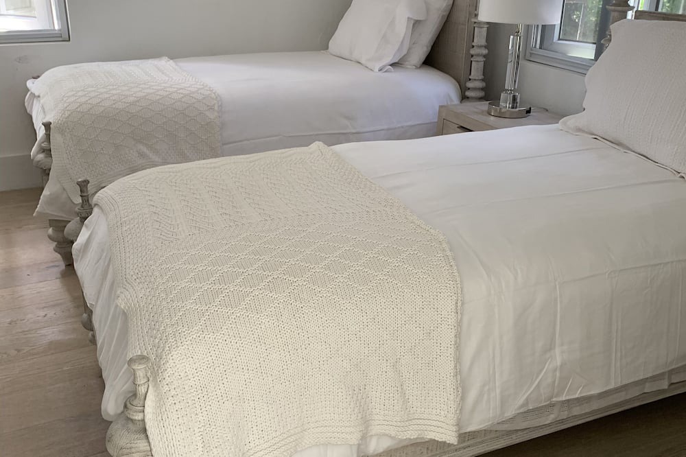 Photo of Bedroom in Mangrove Cay