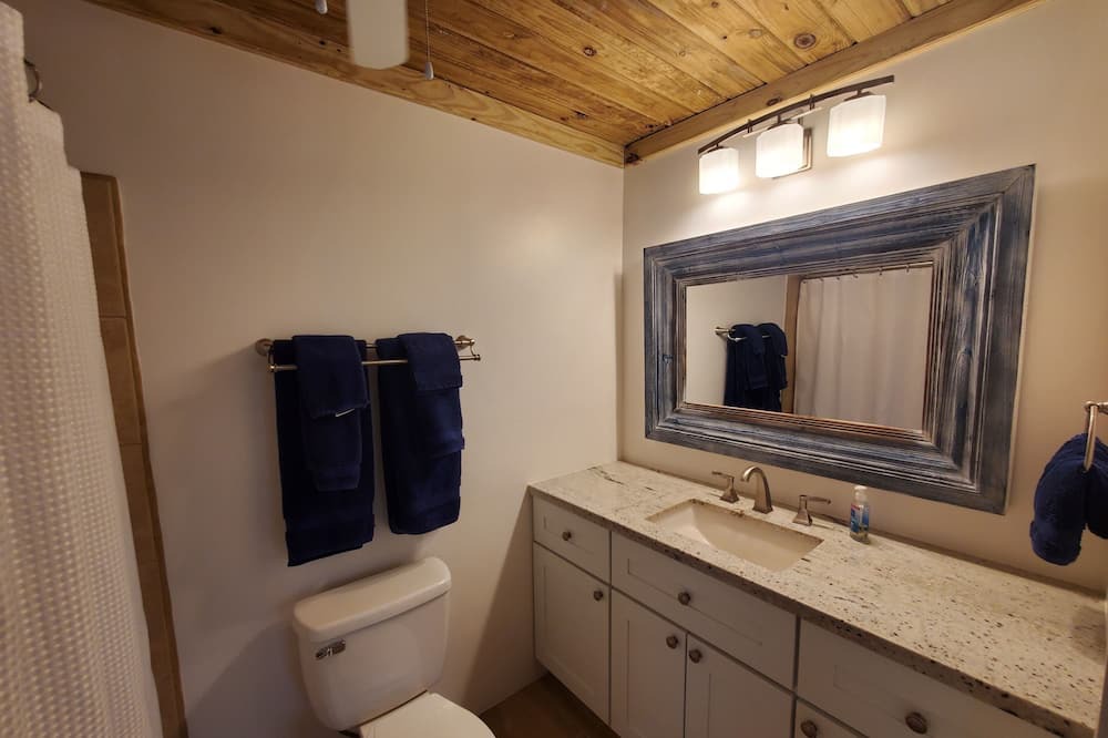 Photo of Bathroom in Morgan's Bluff