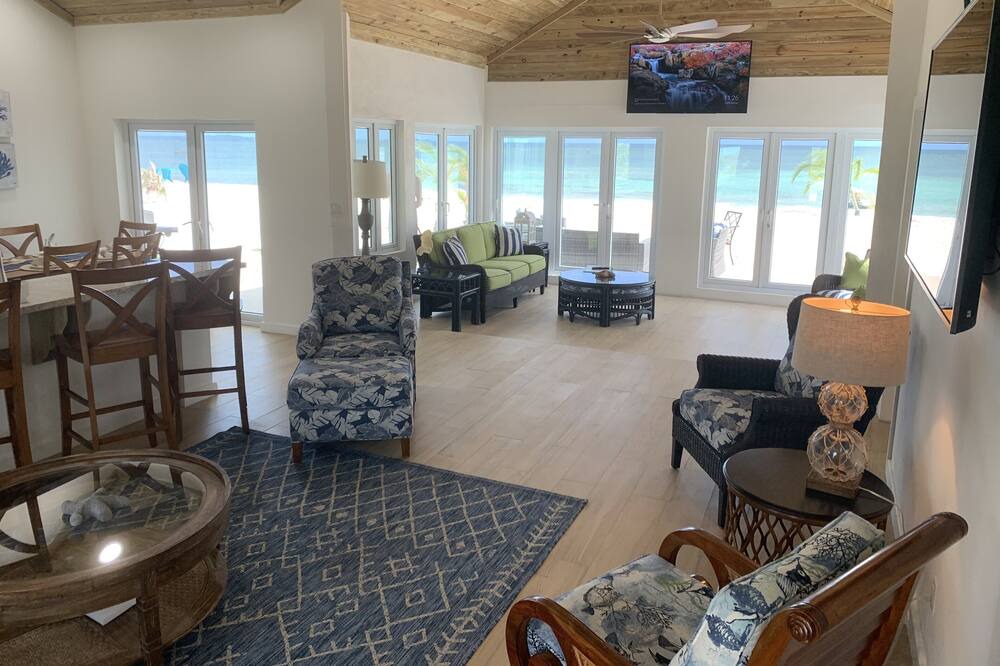 Photo of Livingroom in Morgan's Bluff