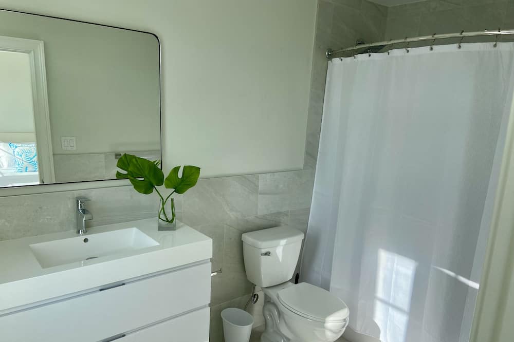 Photo of Bathroom in Palm Cay