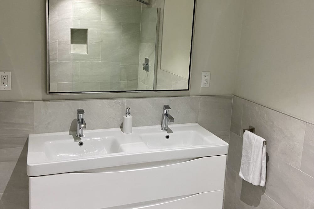 Photo of Bathroom in Palm Cay