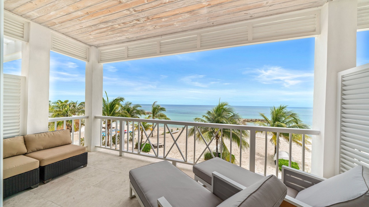 Photo of Patio Balcony in Palm Cay