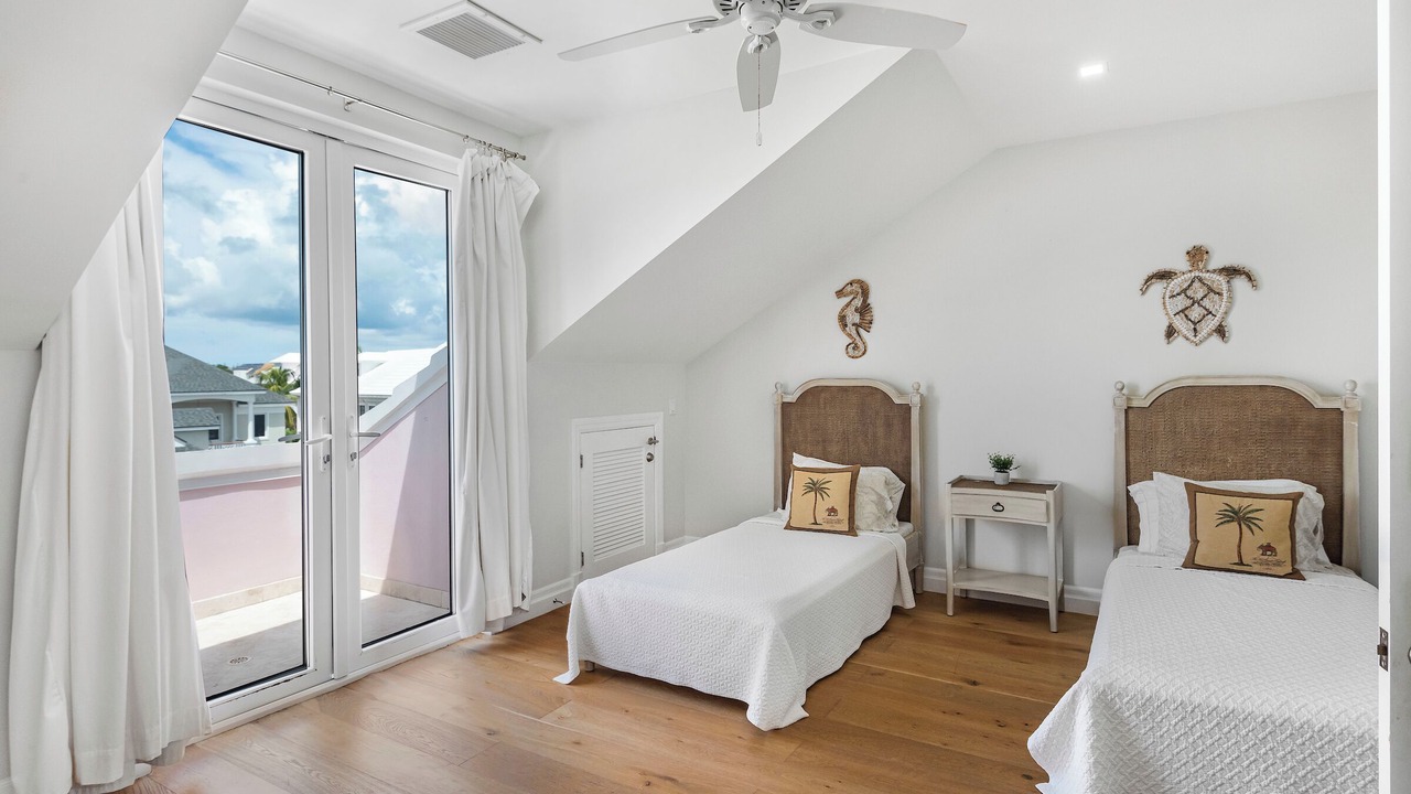 Photo of Bedroom in Palm Cay