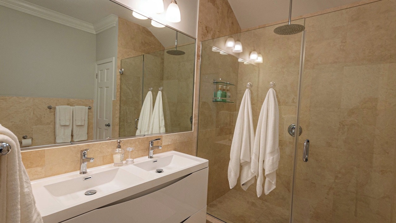 Photo of Bathroom in Palm Cay